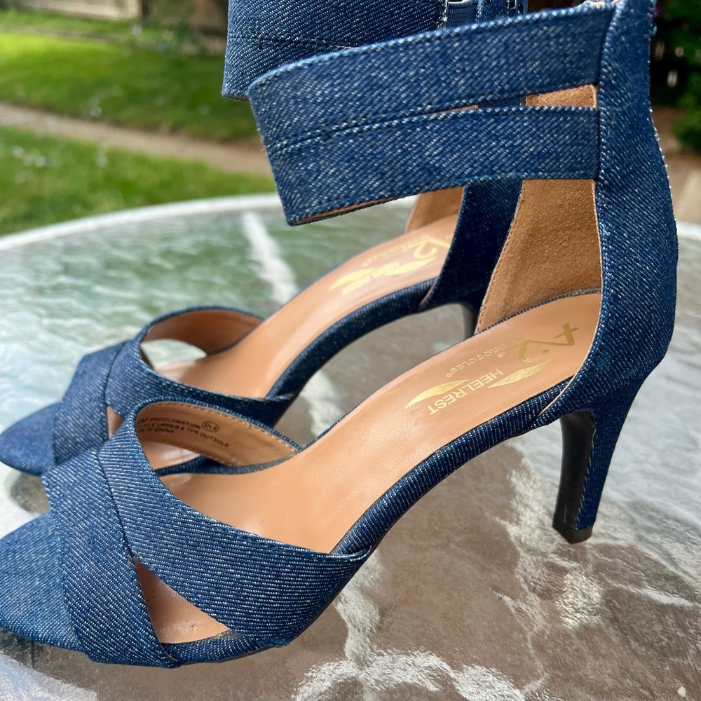 A2 Aerosoles Heelrest Denim Jean Strappy Heels y2k Britney 6 Comfort Sandals - Picture 8 of 9